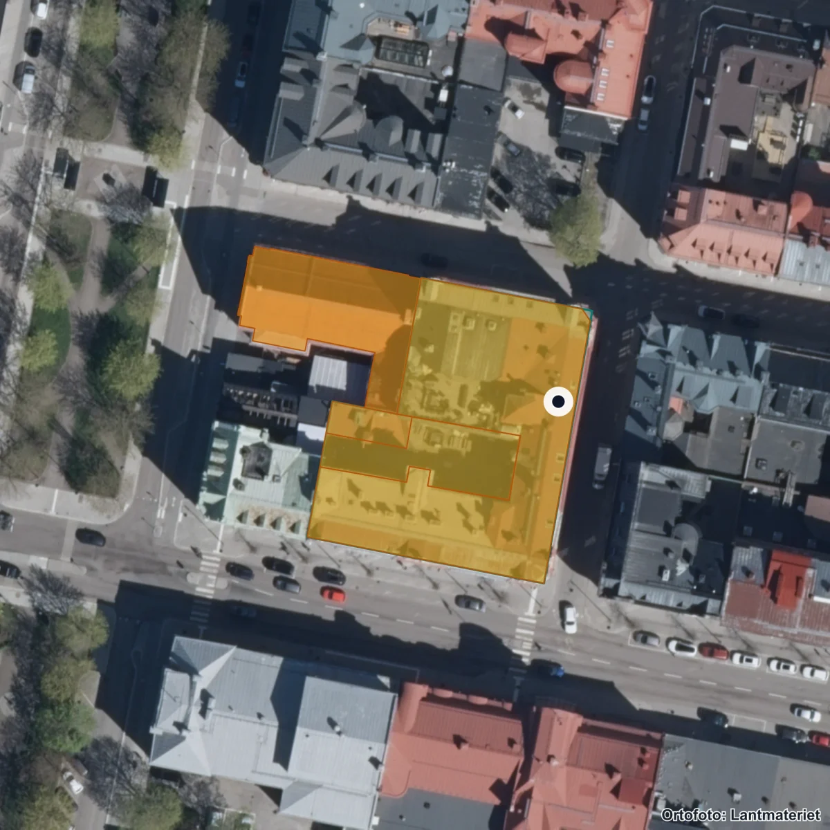 Flygbild över KLARA Teoretiska Gymnasium Sundsvall, ortofoto från Lantmäteriet