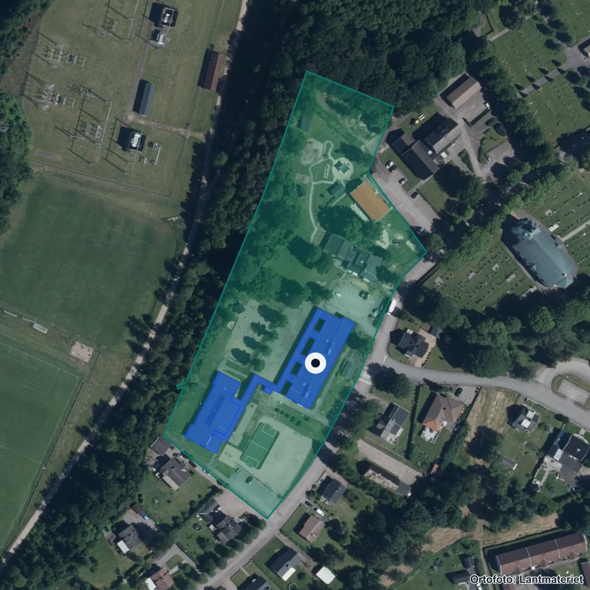 Flygbild över Traryds skola, ortofoto från Lantmäteriet