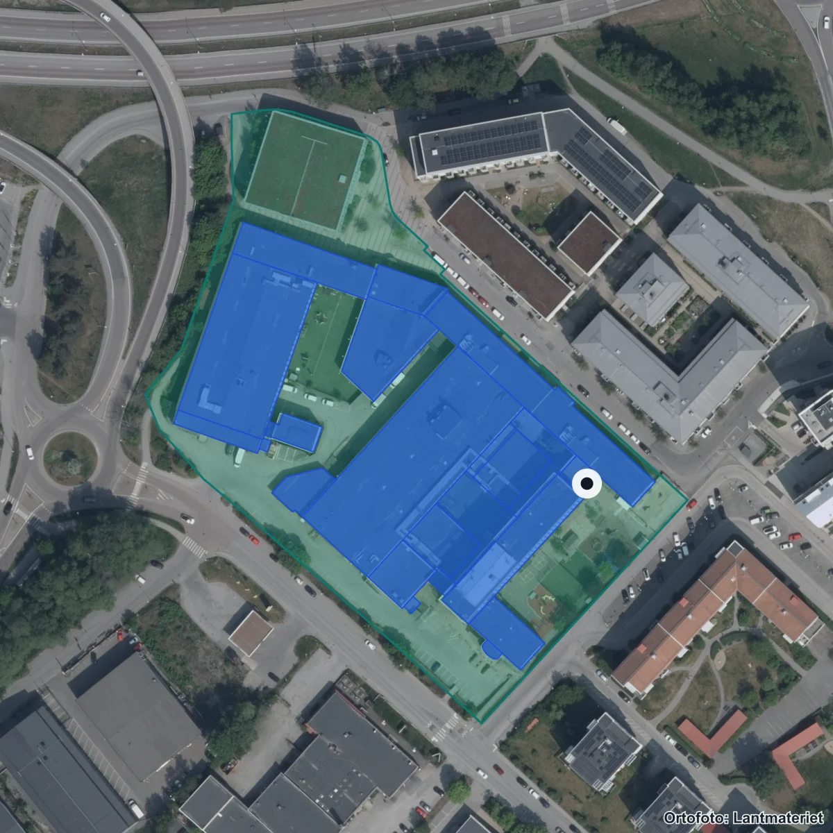Flygbild över Tyresö Montessoriskola, ortofoto från Lantmäteriet