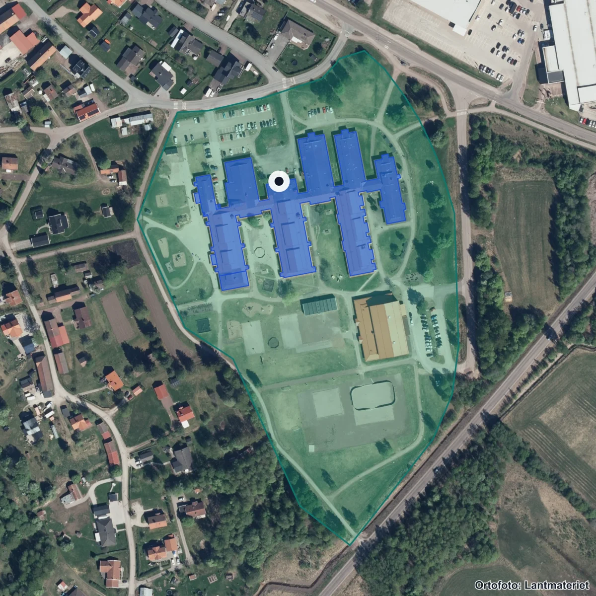 Flygbild över Noretskolan F-6, ortofoto från Lantmäteriet