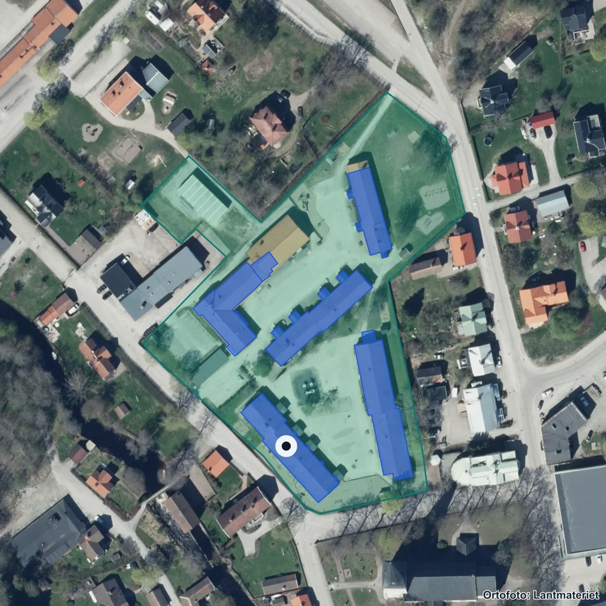 Flygbild över Engelbrektsskolan F-3, ortofoto från Lantmäteriet