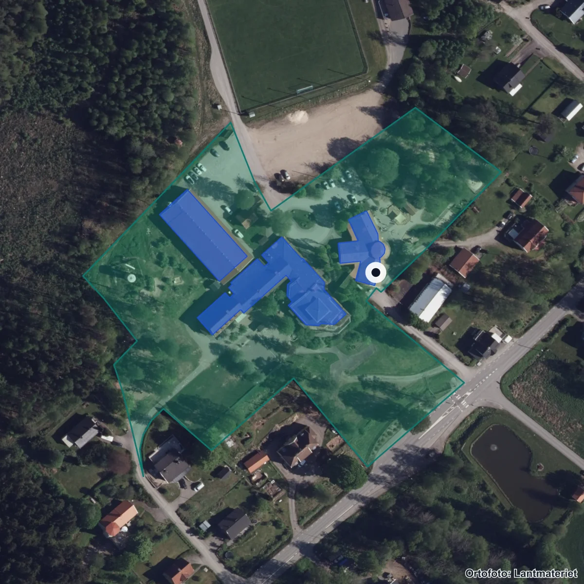 Flygbild över Tvärreds skola, ortofoto från Lantmäteriet