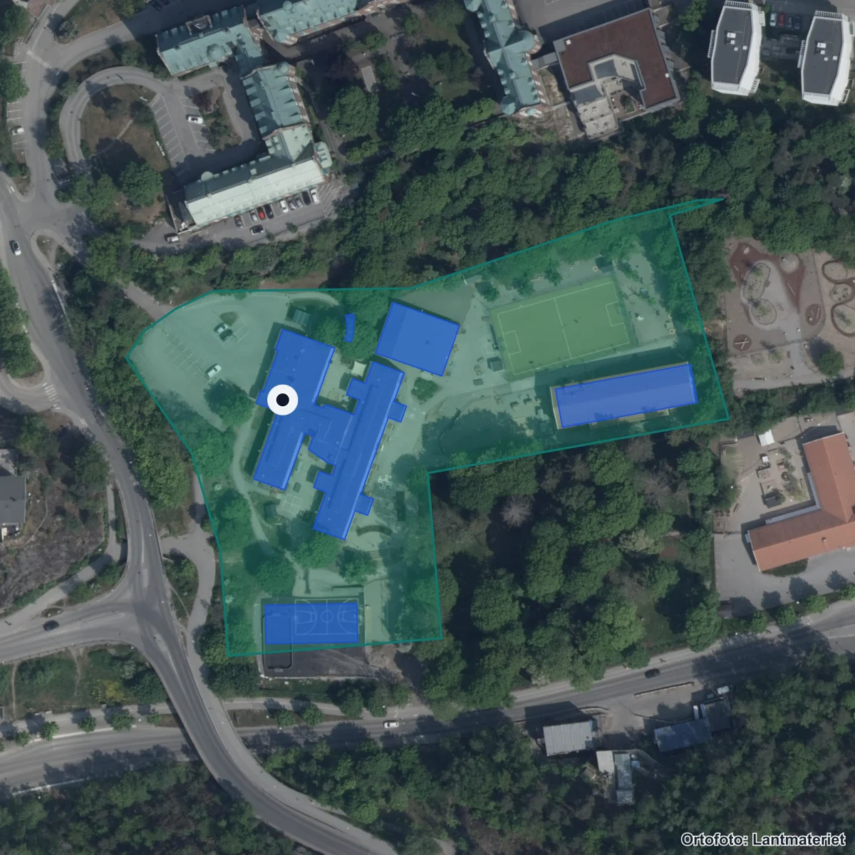 Flygbild över Vilans skola, ortofoto från Lantmäteriet