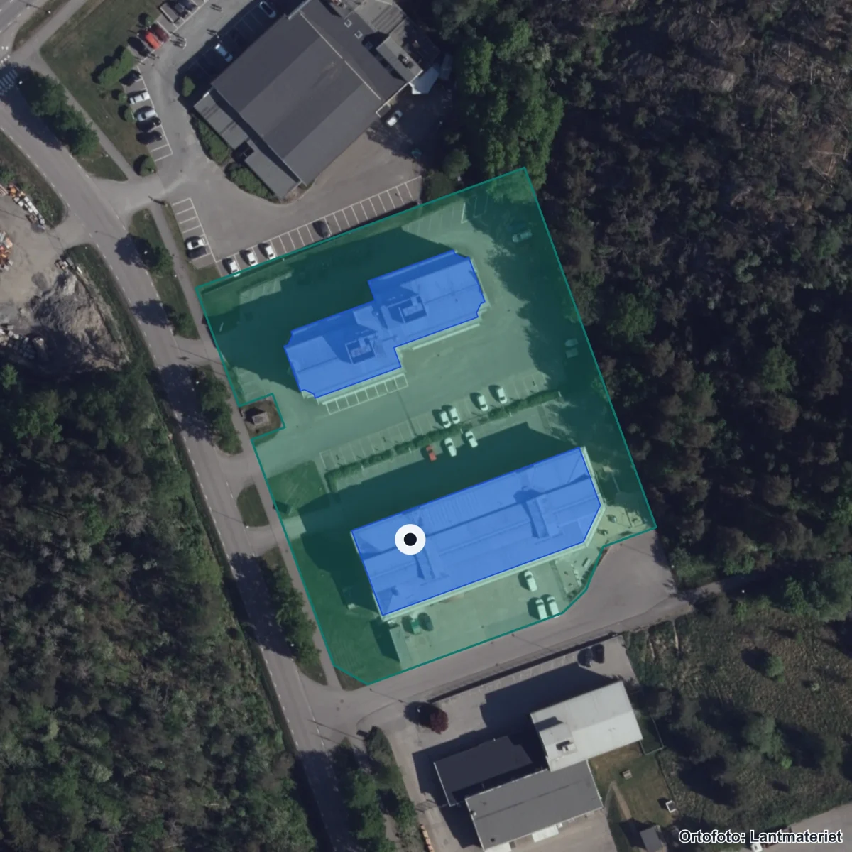 Flygbild över Praktiska Gymnasiet Kungsbacka, ortofoto från Lantmäteriet