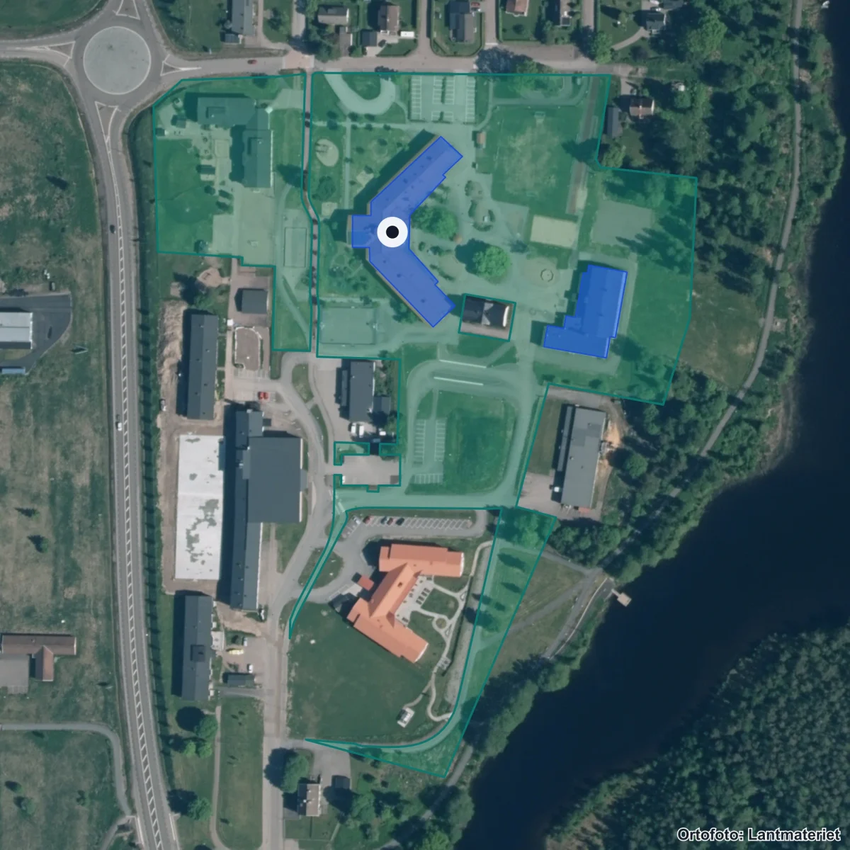 Flygbild över Vargbroskolan, ortofoto från Lantmäteriet