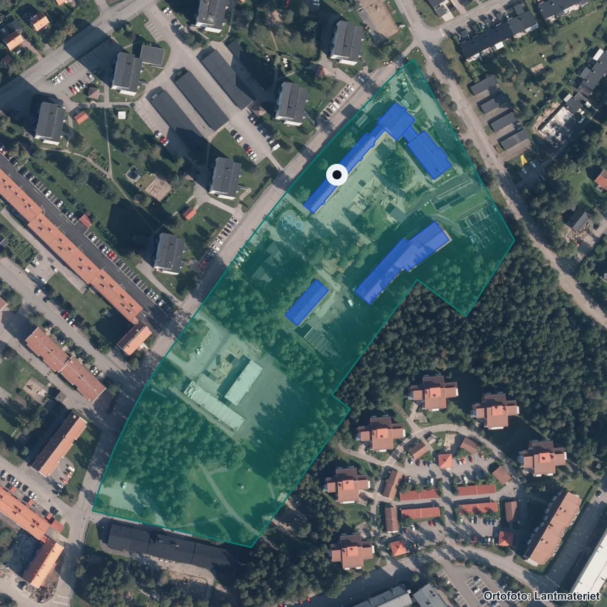 Flygbild över Berghemsskolan, ortofoto från Lantmäteriet