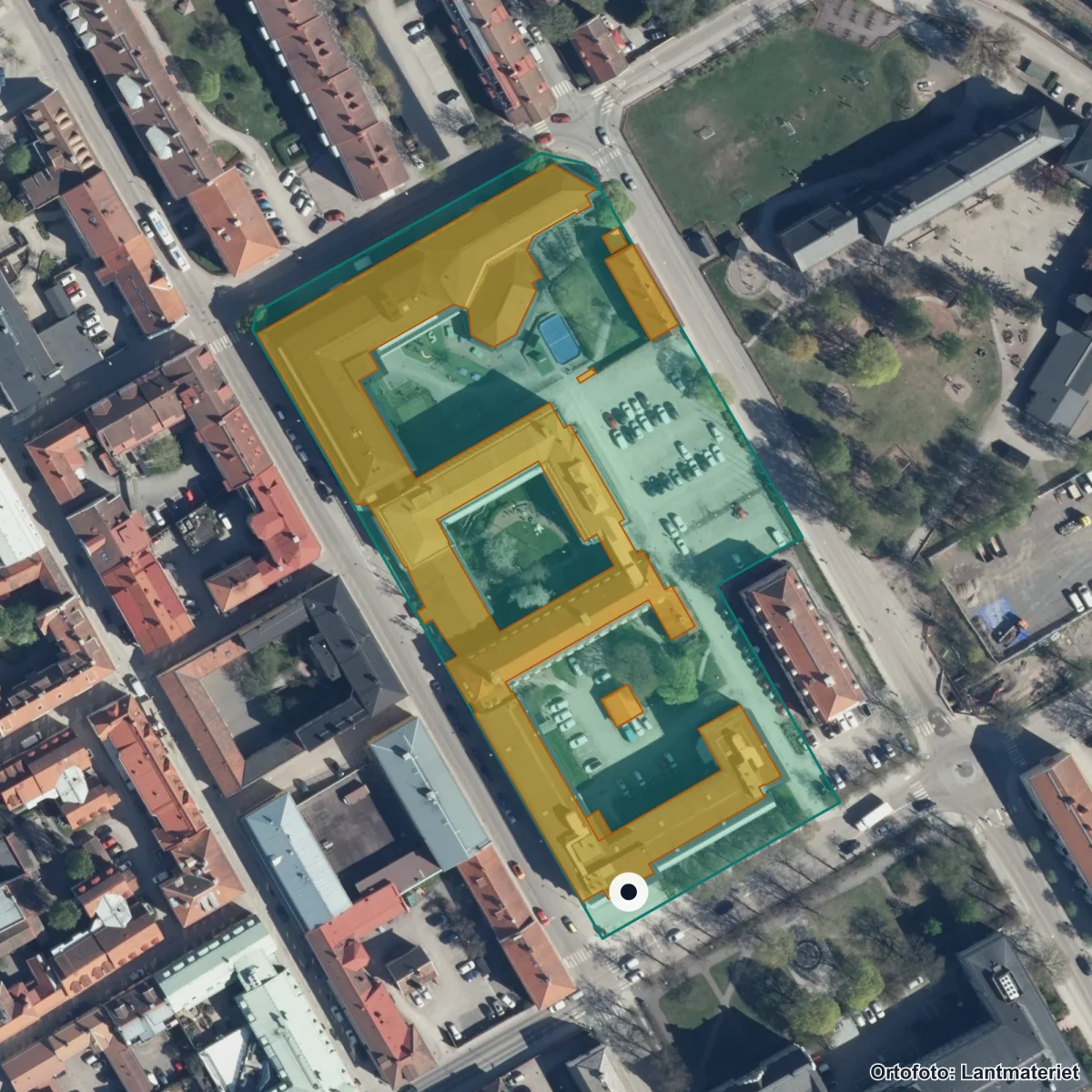 Flygbild över Falu Frigymnasium, ortofoto från Lantmäteriet