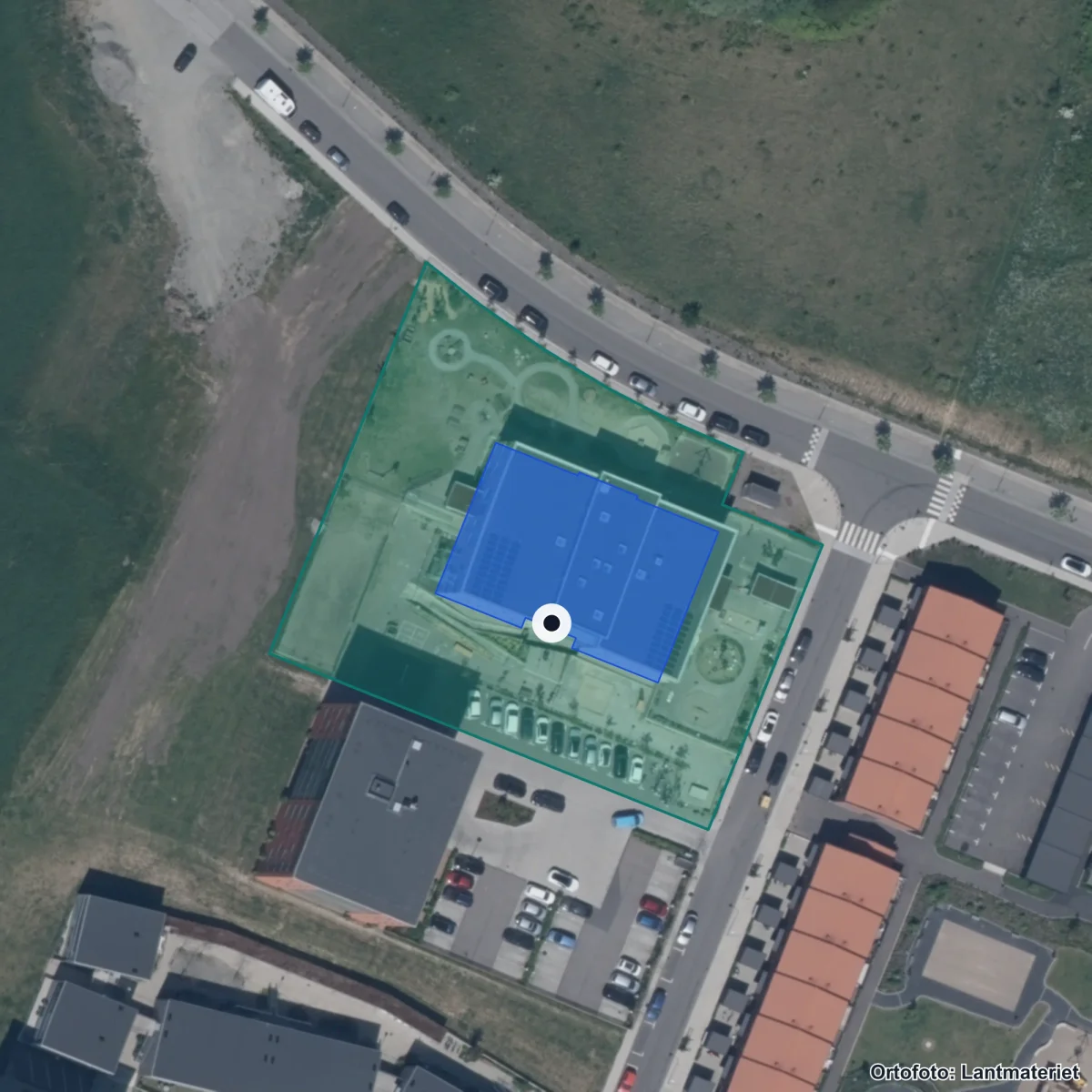 Flygbild över Montessori Mondial Sjöstaden, ortofoto från Lantmäteriet