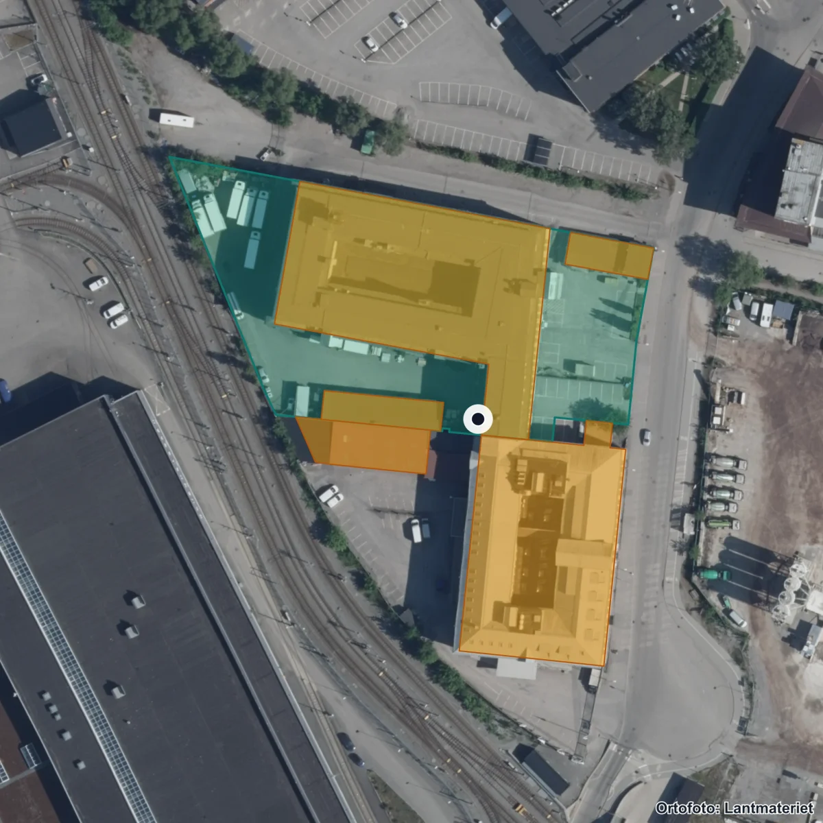Flygbild över Bergstrands Gymnasium Stockholm, ortofoto från Lantmäteriet