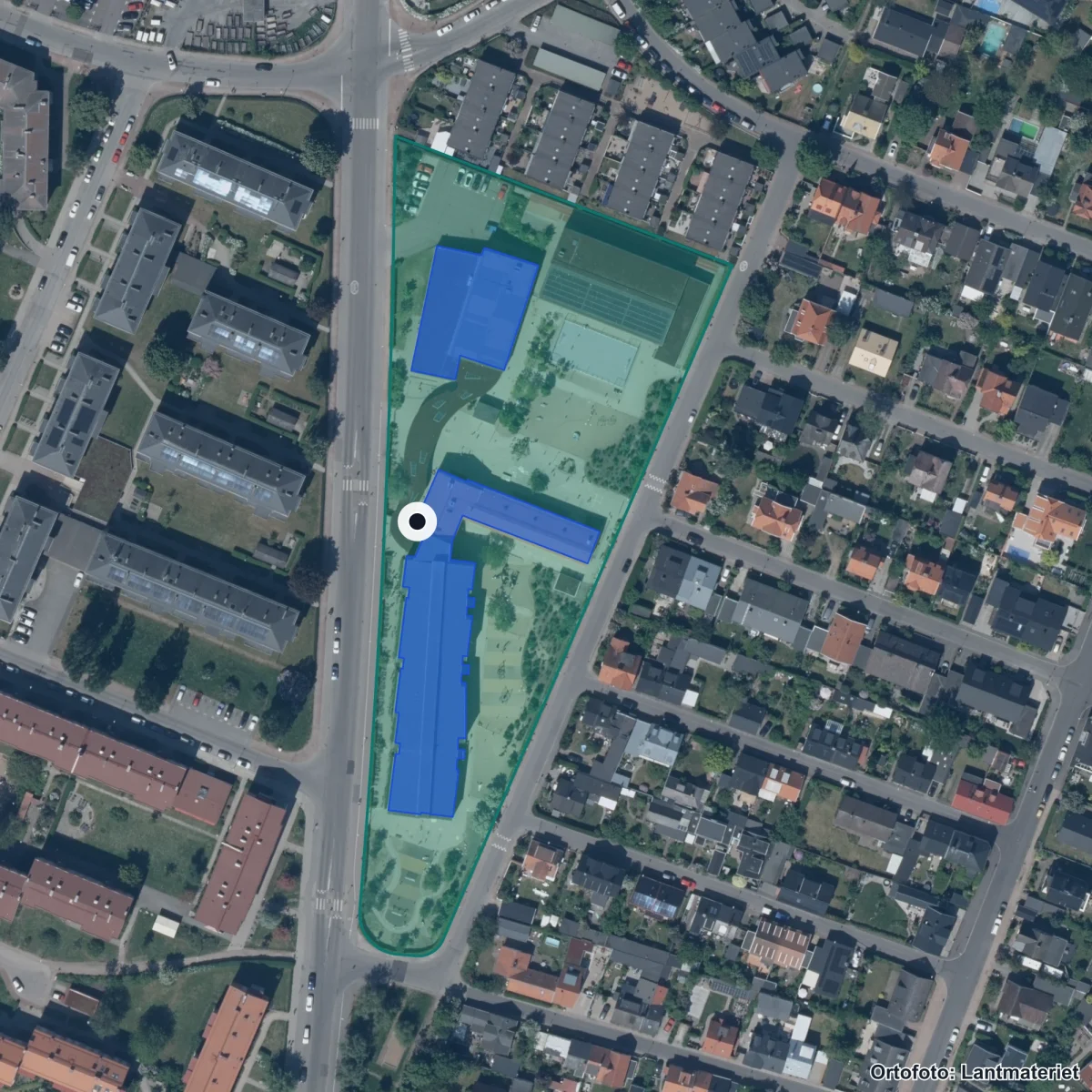 Flygbild över Geijerskolan, ortofoto från Lantmäteriet