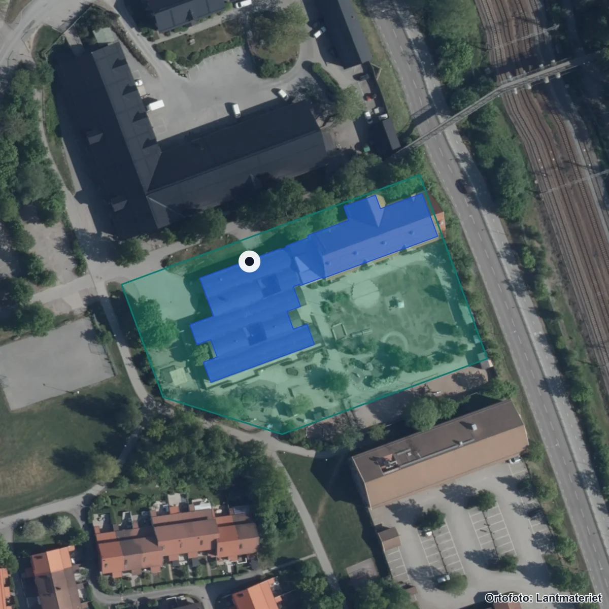 Flygbild över Stallets skola, ortofoto från Lantmäteriet