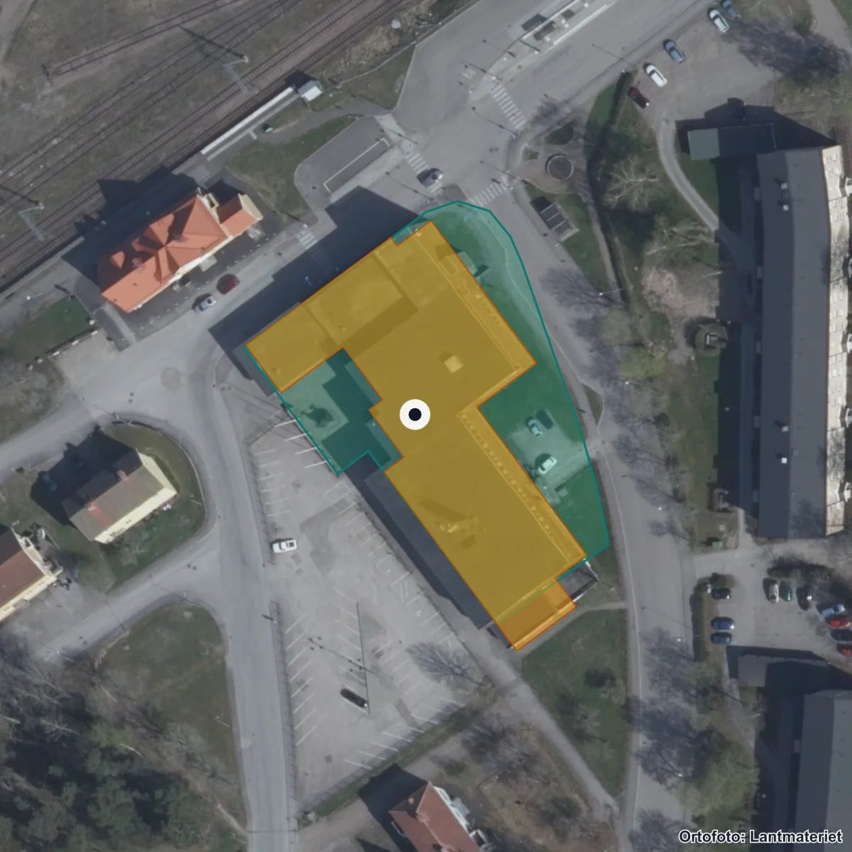 Flygbild över Vuxenutbildningen Storfors, ortofoto från Lantmäteriet