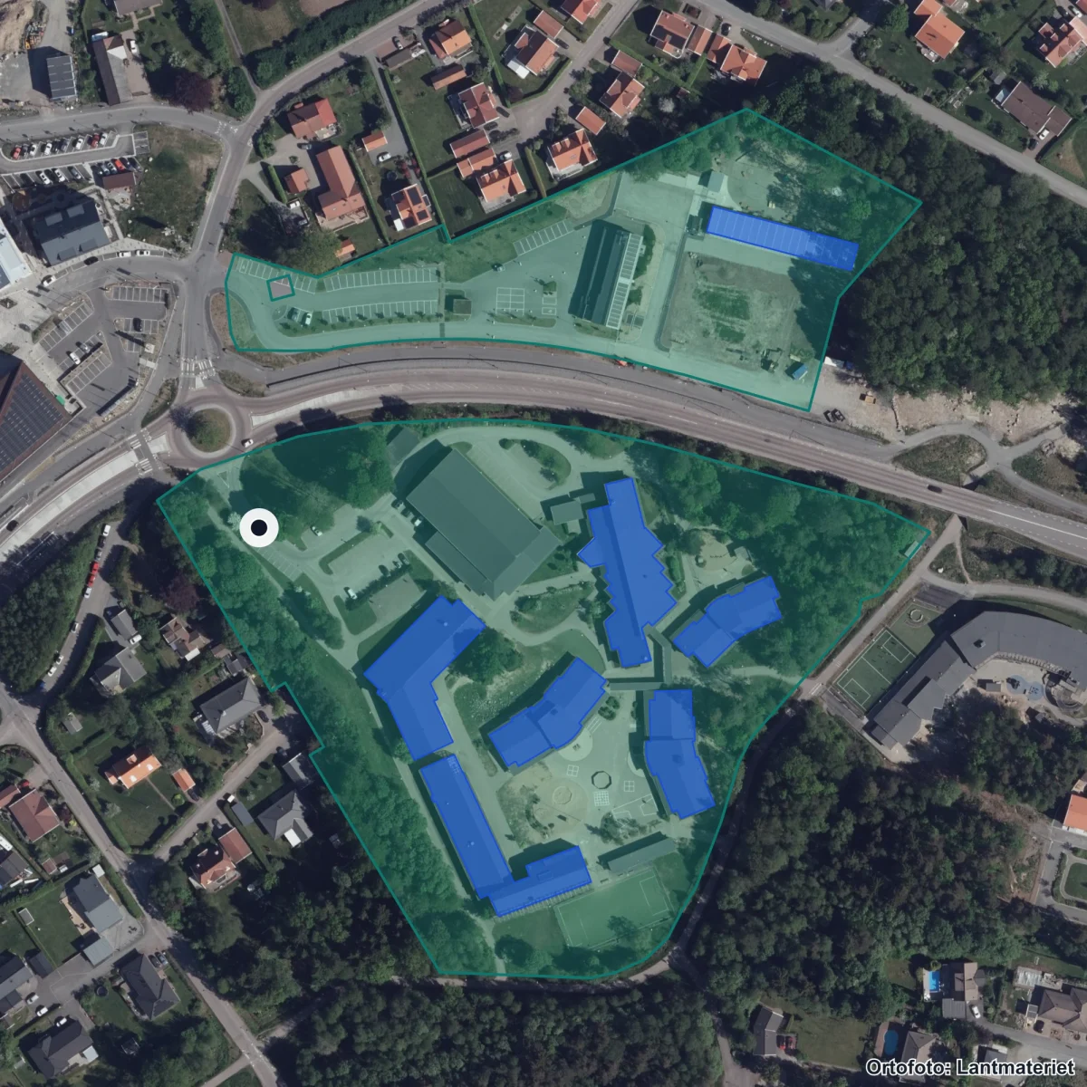 Flygbild över Öjersjö Brunn skola F-5, ortofoto från Lantmäteriet