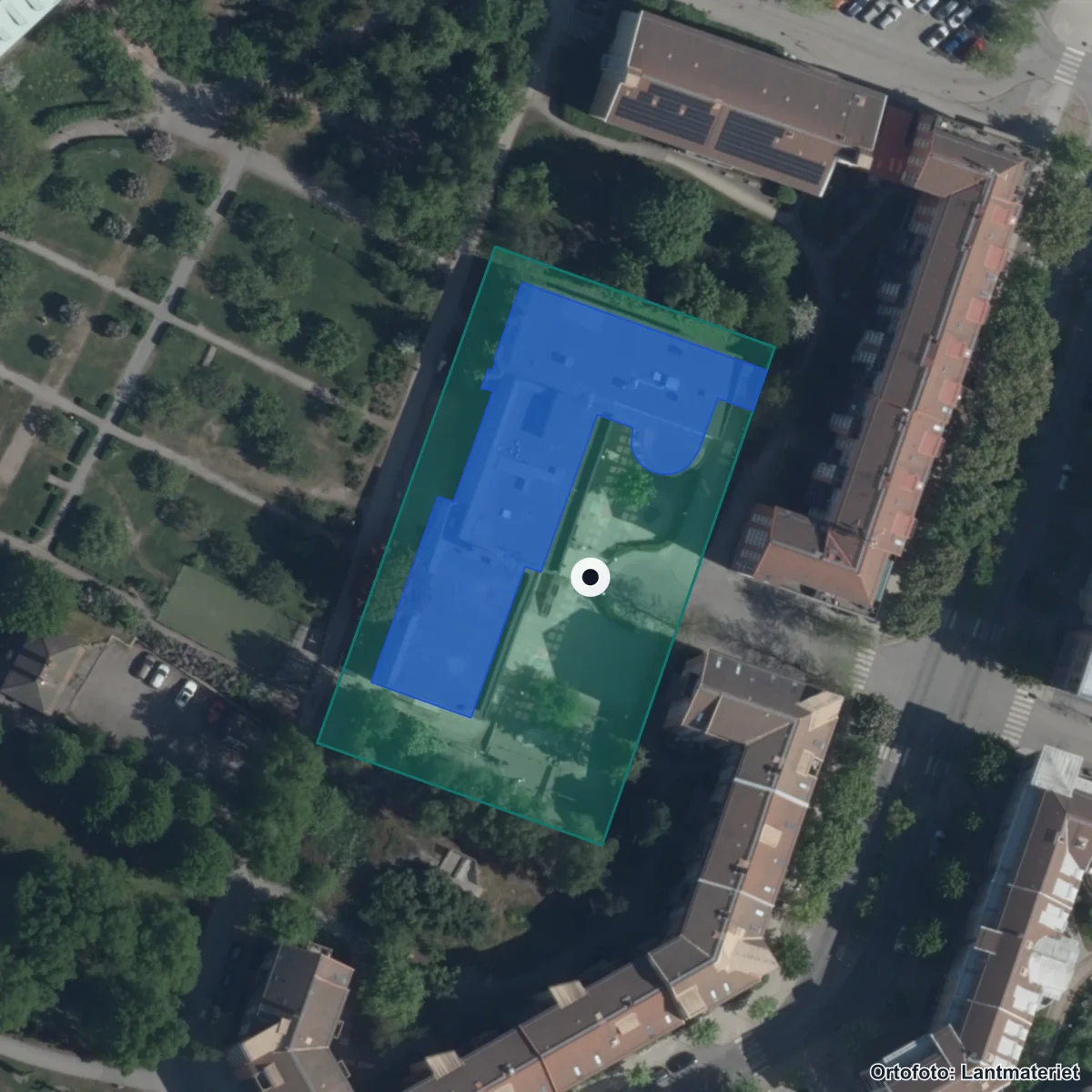 Flygbild över Noblaskolan Solna, ortofoto från Lantmäteriet