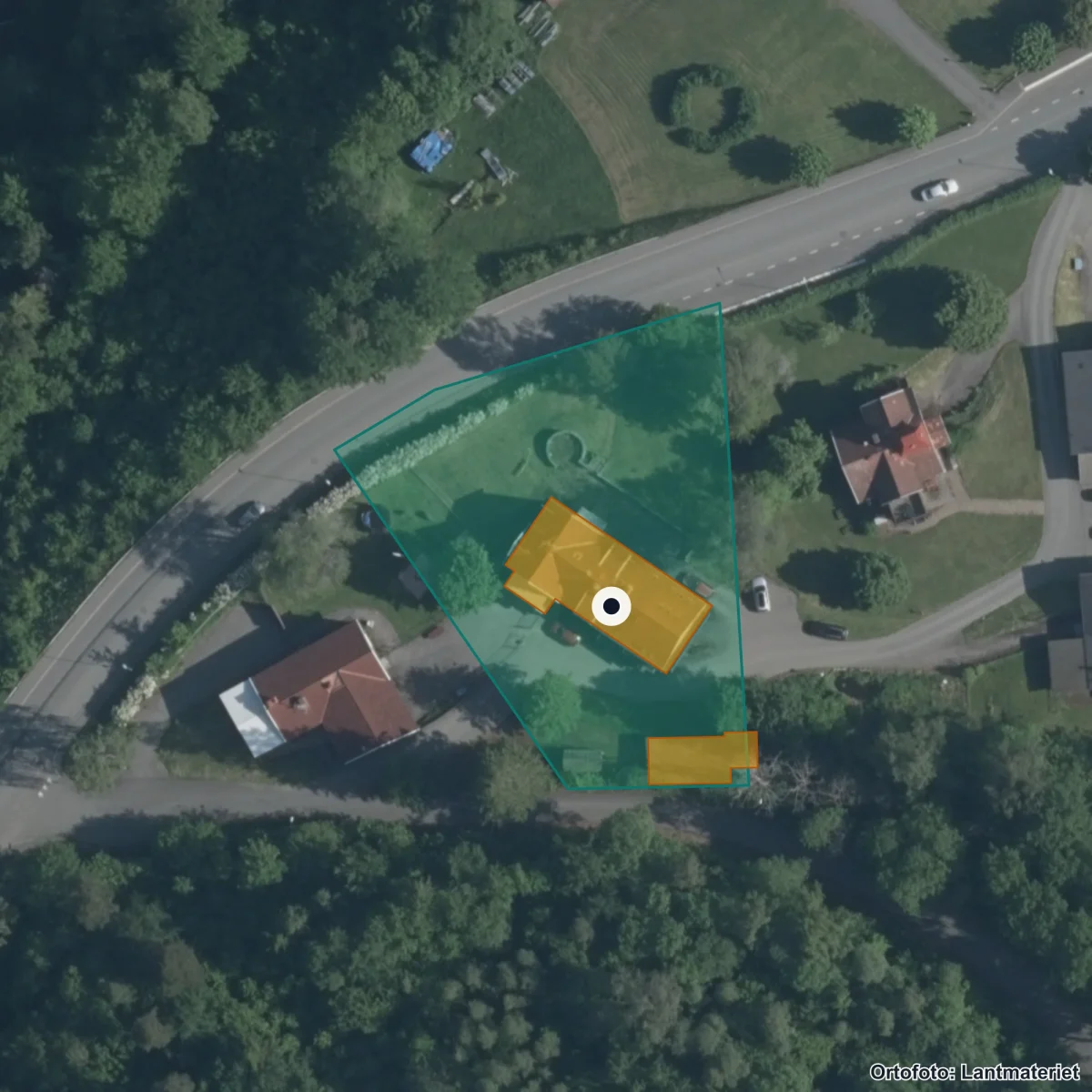 Flygbild över Hyddans skola, ortofoto från Lantmäteriet