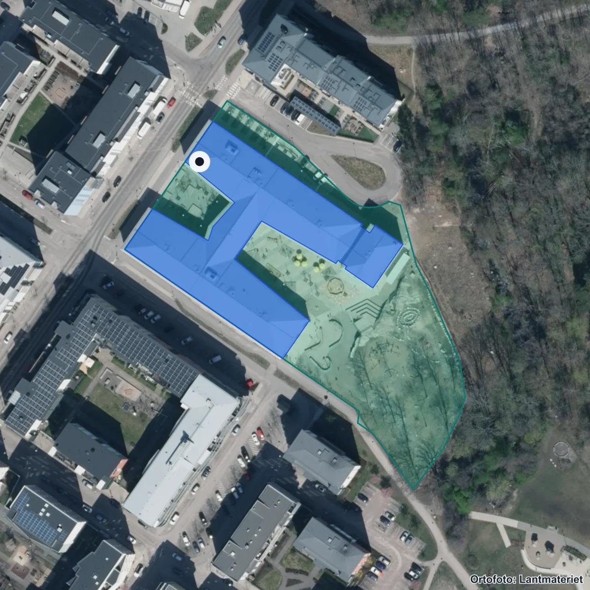 Flygbild över Mälarparksskolan, ortofoto från Lantmäteriet