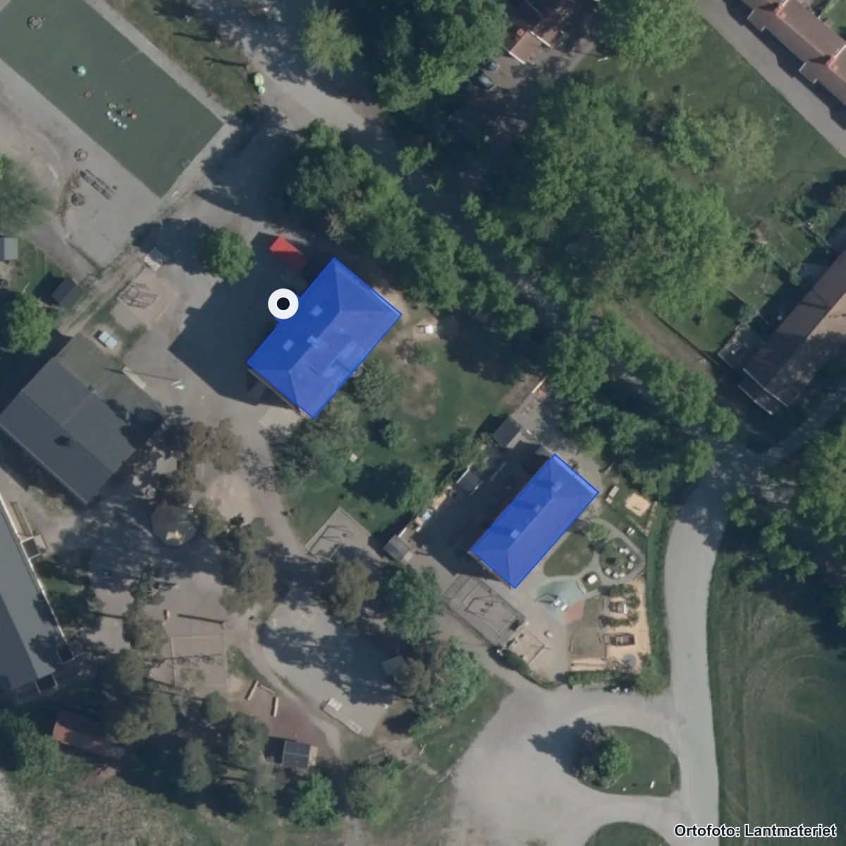 Flygbild över Drottningholmskolan, ortofoto från Lantmäteriet