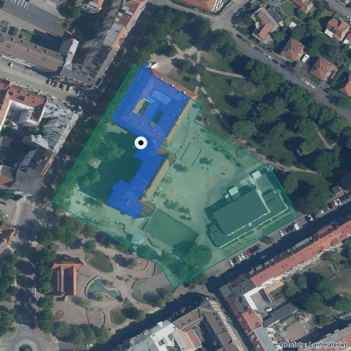 Flygbild över Öresundsgymnasiet Landskrona, ortofoto från Lantmäteriet
