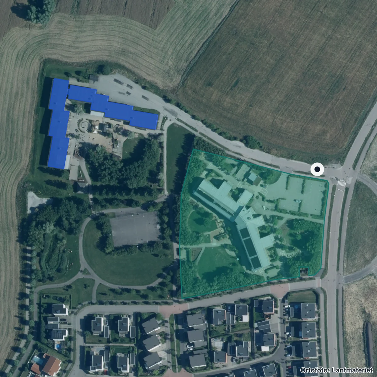 Flygbild över Kulparkskolan, ortofoto från Lantmäteriet
