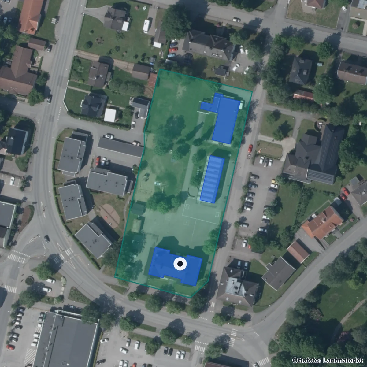 Flygbild över Sävsjö Kristna Skola, ortofoto från Lantmäteriet