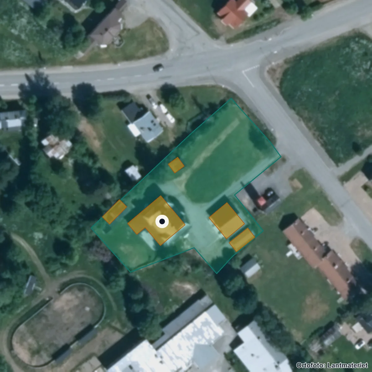 Flygbild över Rätans skola, ortofoto från Lantmäteriet