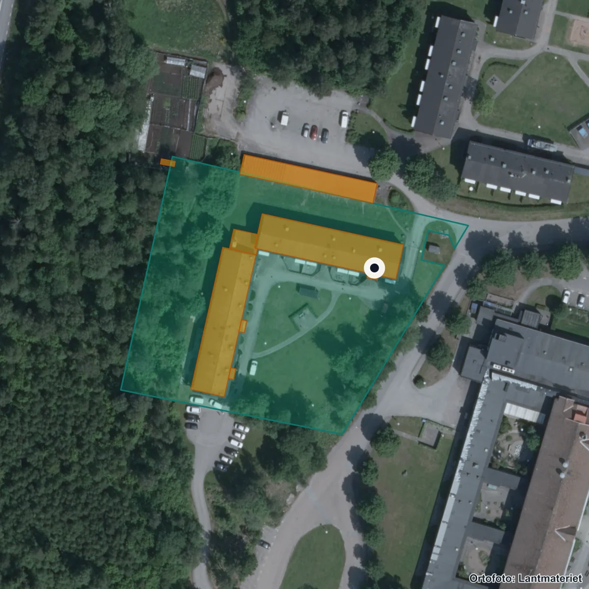 Flygbild över Centrumskolan, ortofoto från Lantmäteriet
