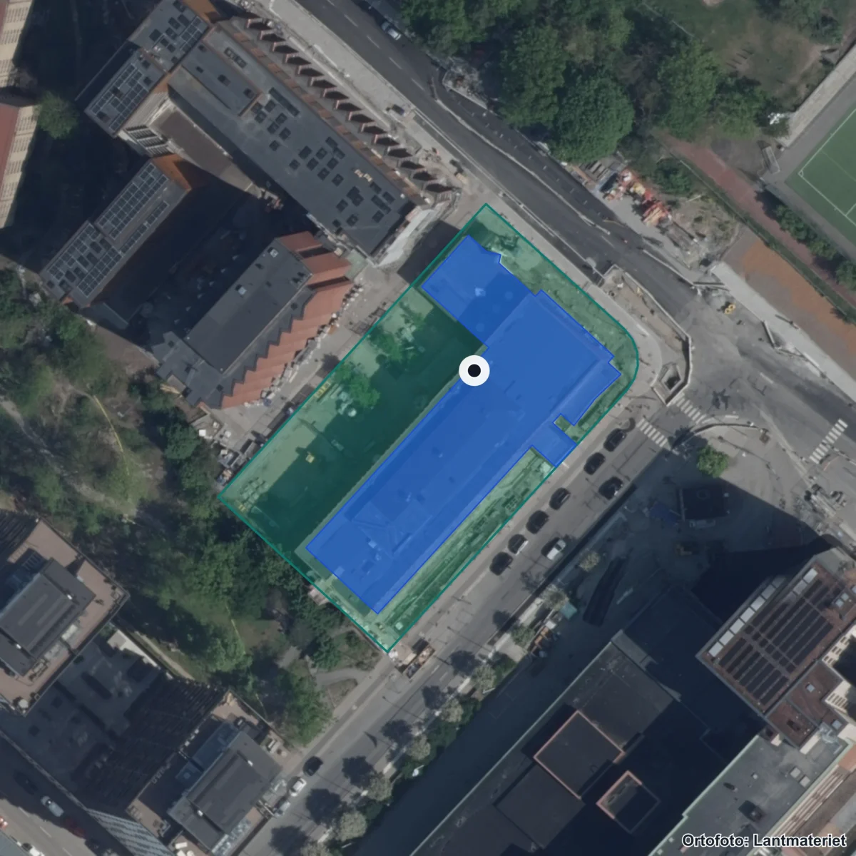 Flygbild över Kungsholmens grundskola, ortofoto från Lantmäteriet