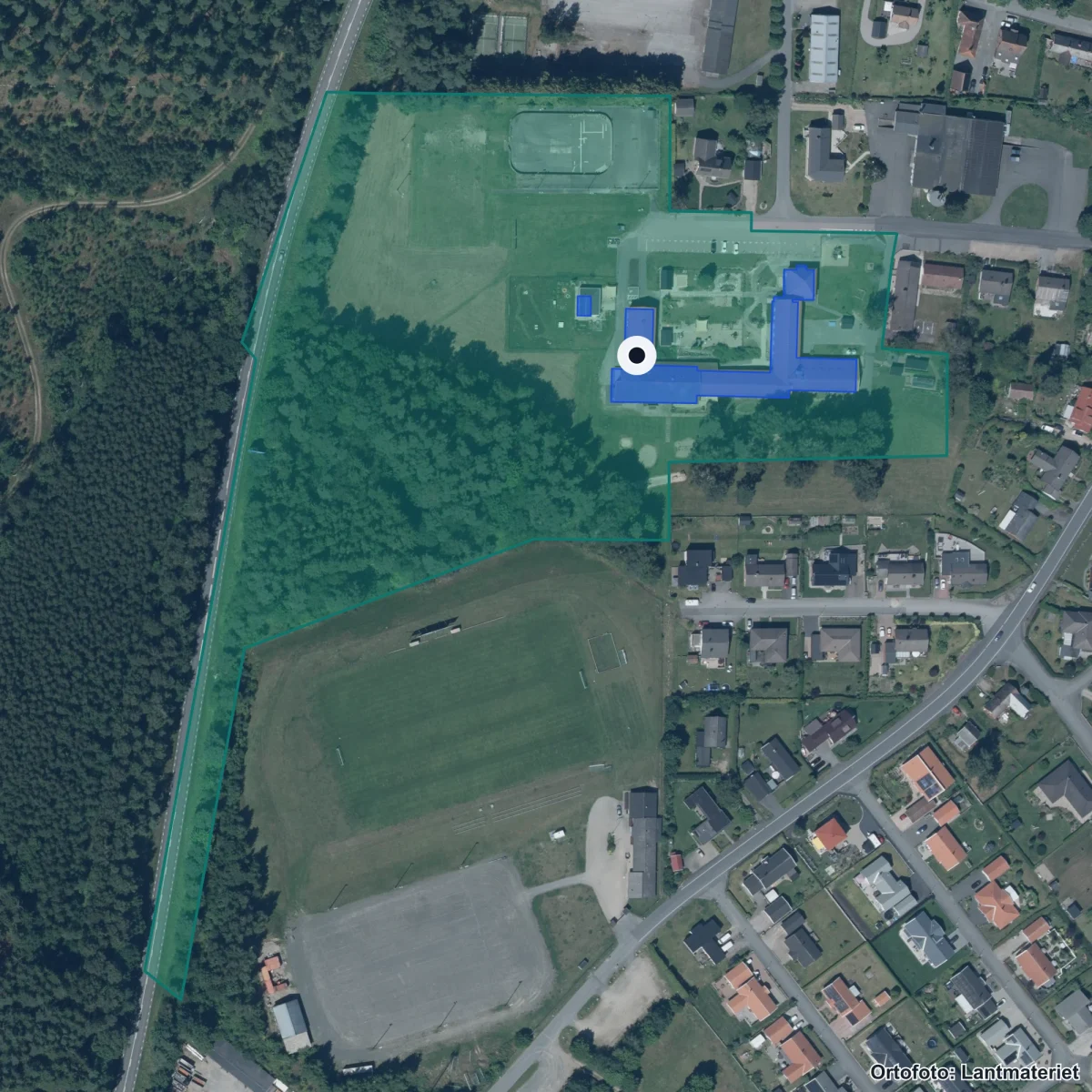 Flygbild över Brösarps skola, ortofoto från Lantmäteriet