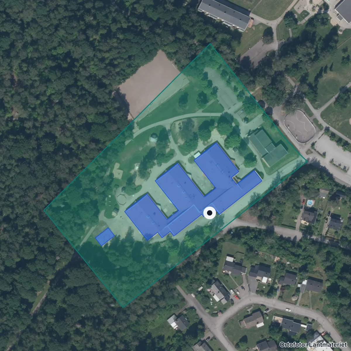 Flygbild över Stocksätterskolan, ortofoto från Lantmäteriet