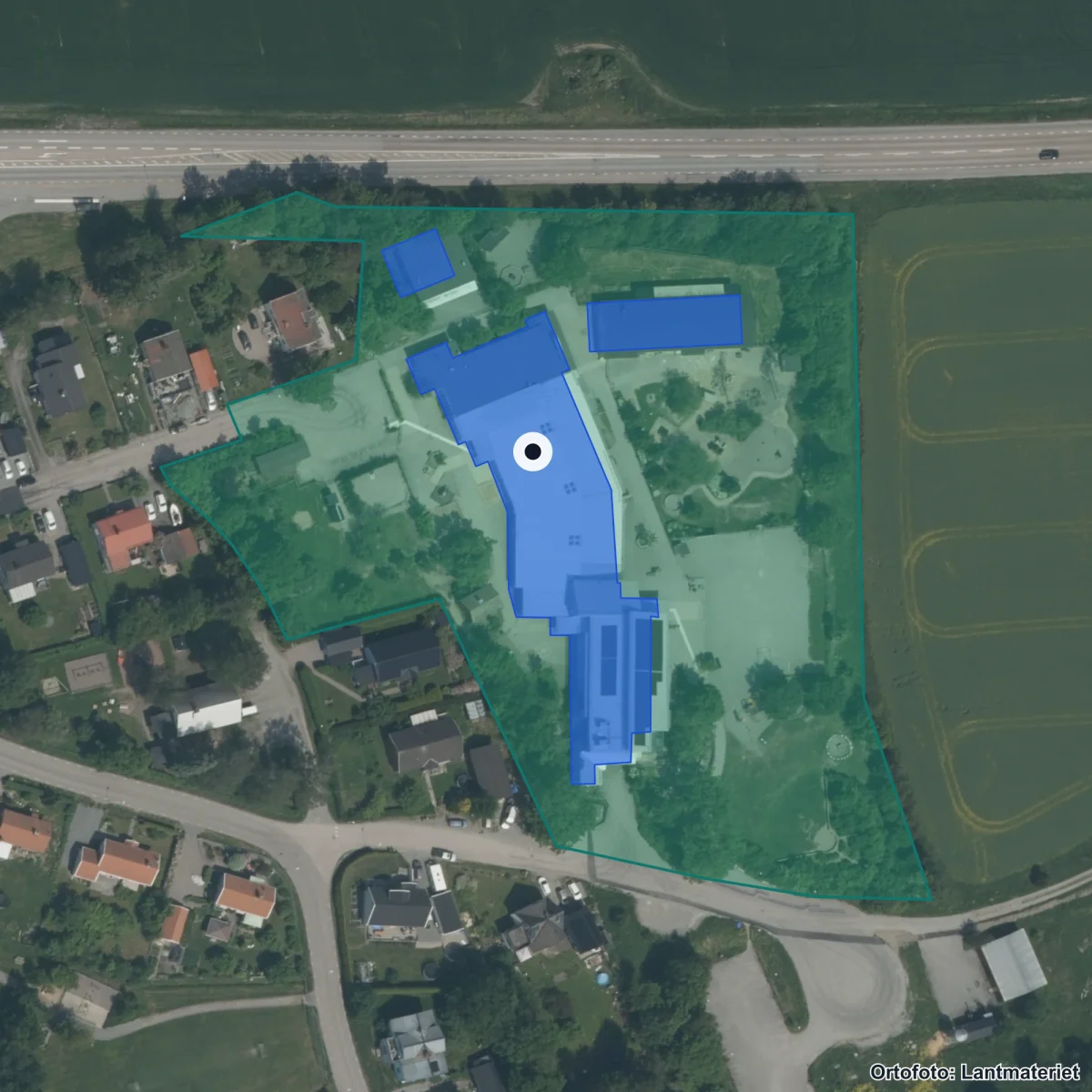Flygbild över Skolstaskolan, ortofoto från Lantmäteriet