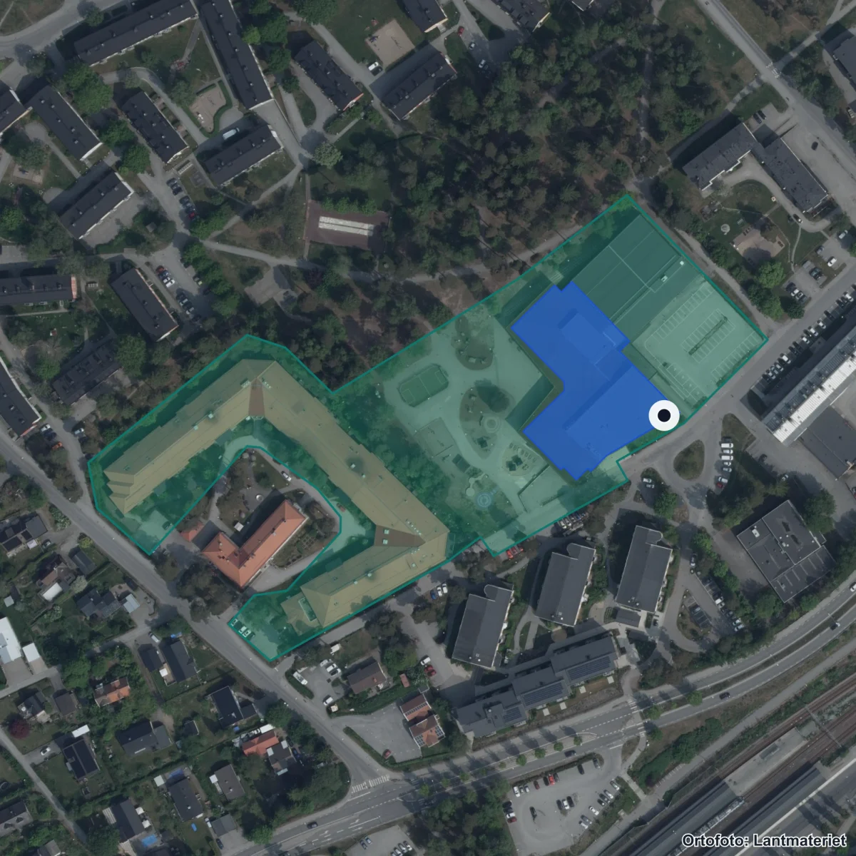 Flygbild över Åbyskolan, ortofoto från Lantmäteriet