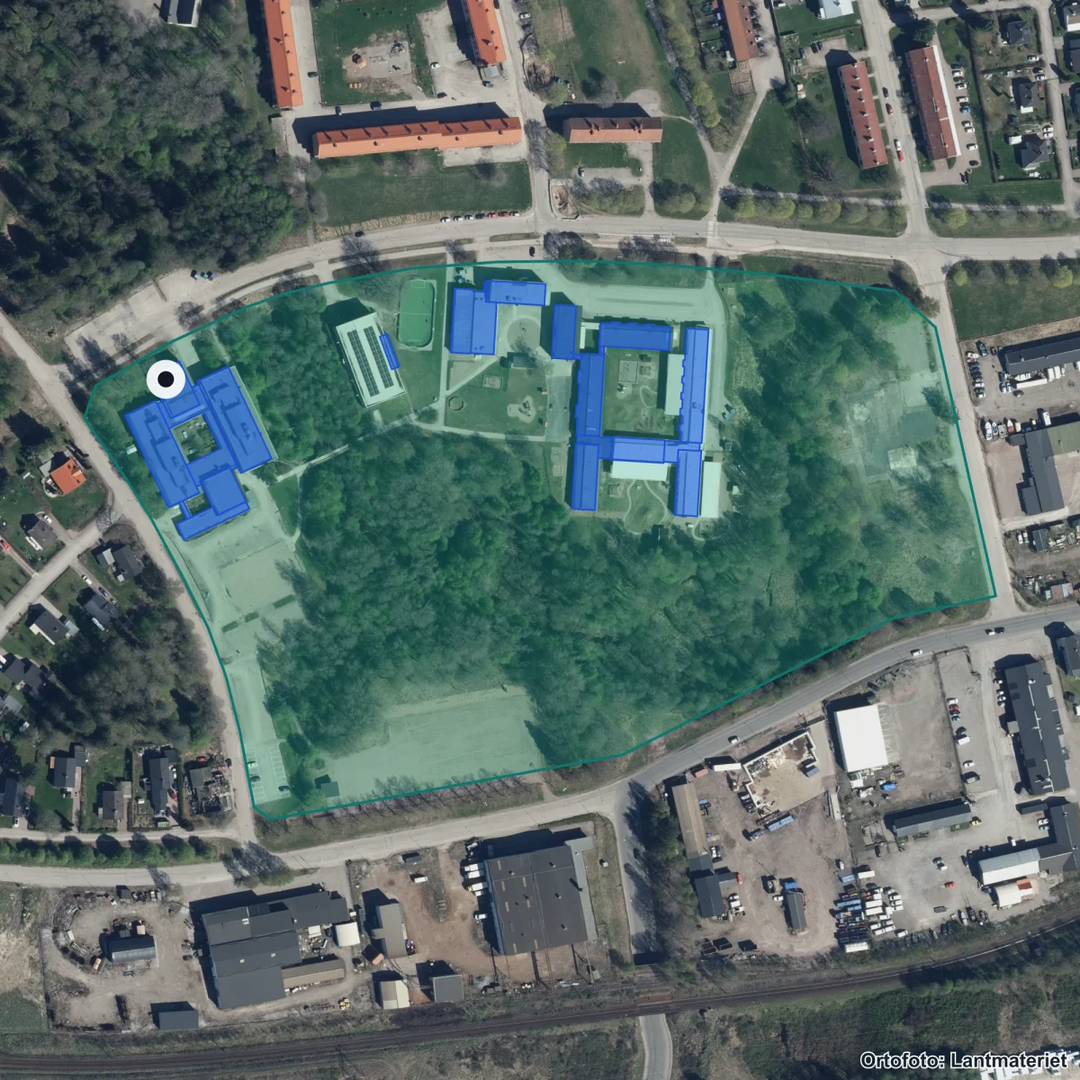 Flygbild över Åvestadalskolan, ortofoto från Lantmäteriet
