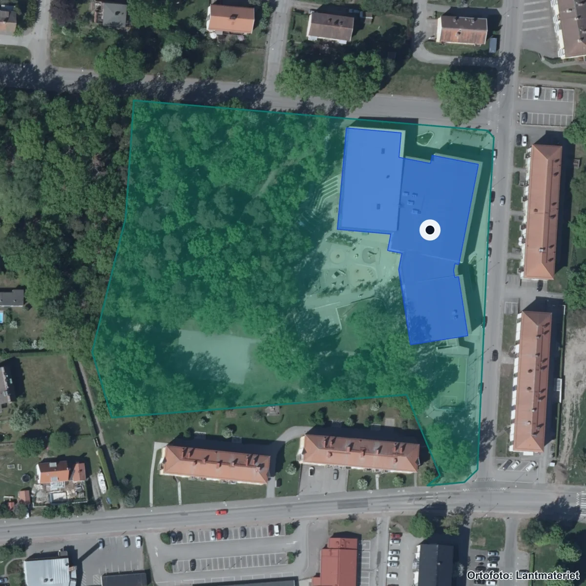 Flygbild över Unicaskolan, ortofoto från Lantmäteriet