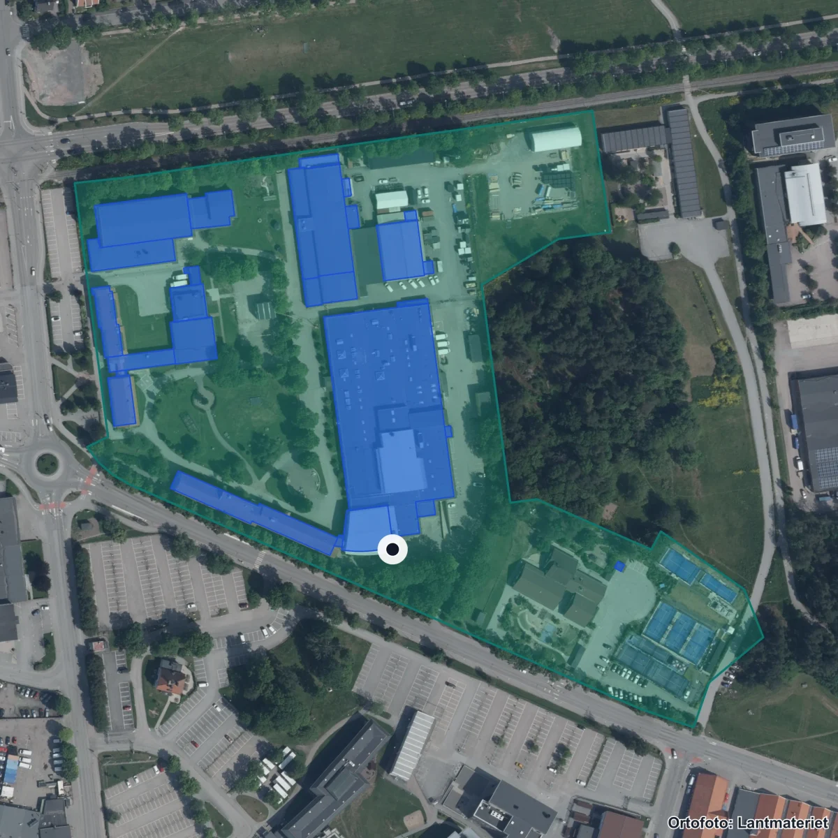 Flygbild över Utbildnings- och jobbcenter 1, ortofoto från Lantmäteriet