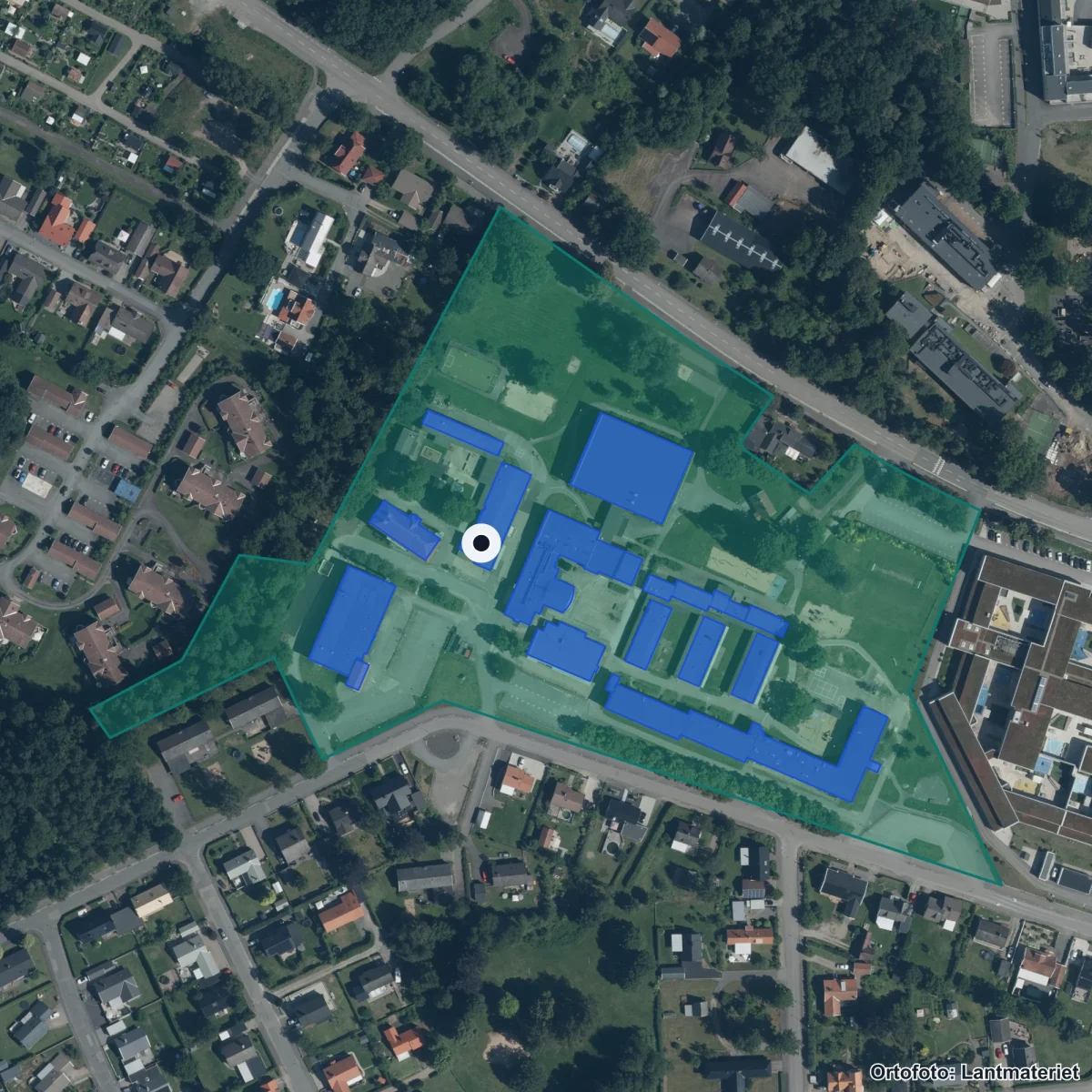 Flygbild över T4-skolan, ortofoto från Lantmäteriet