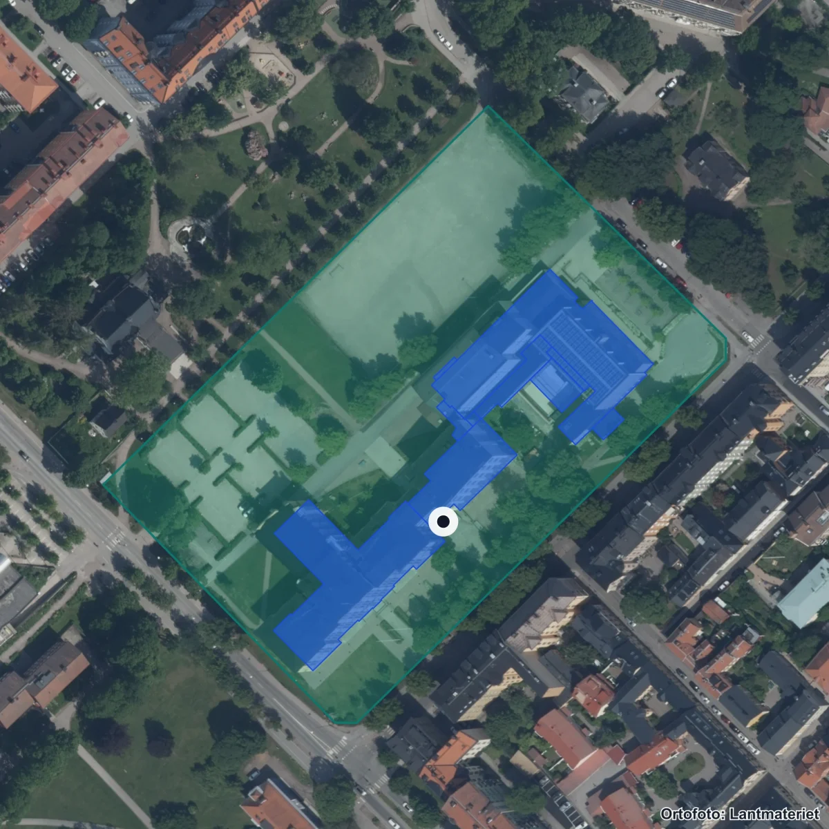 Flygbild över Katedralskolan, ortofoto från Lantmäteriet