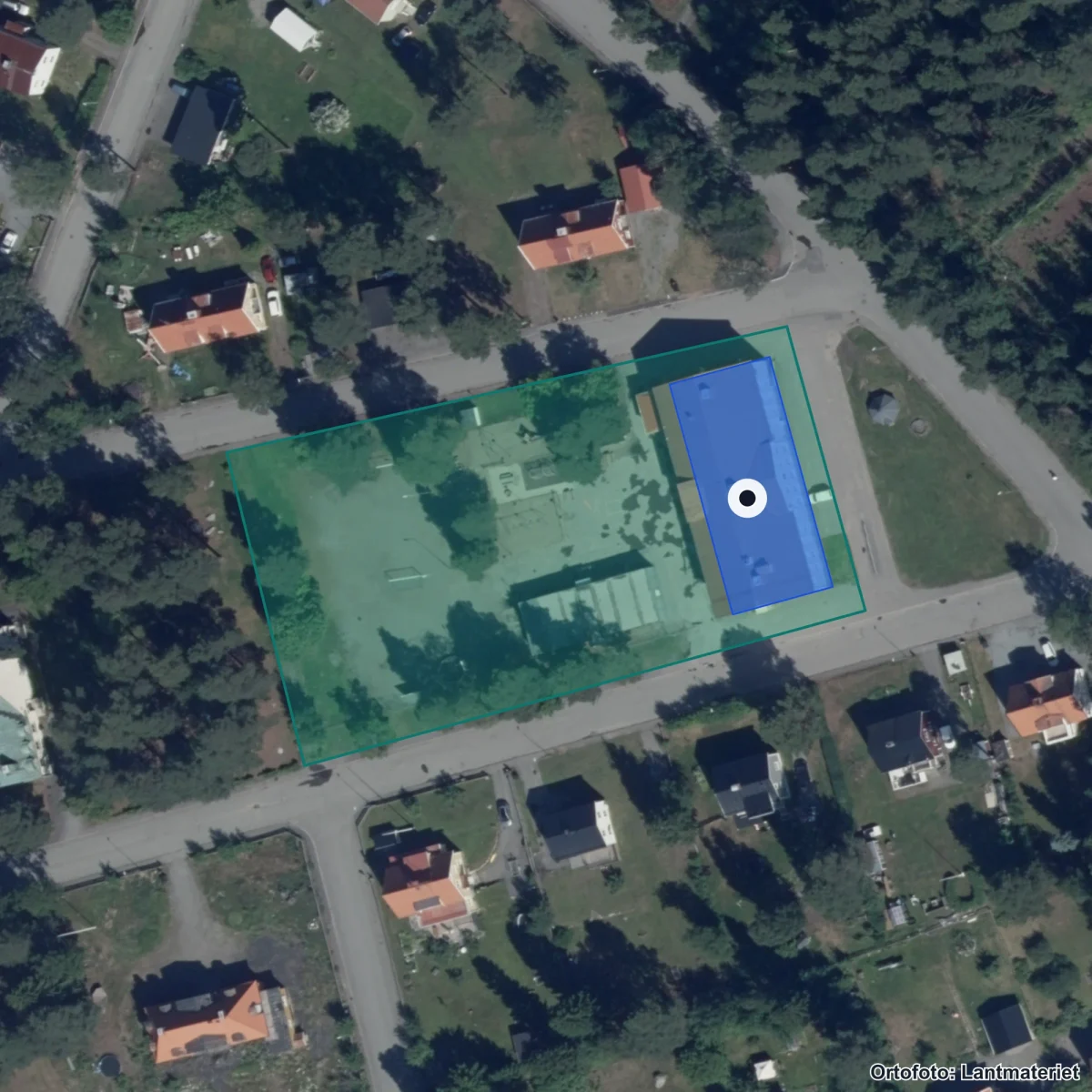 Flygbild över Auraskolan, ortofoto från Lantmäteriet