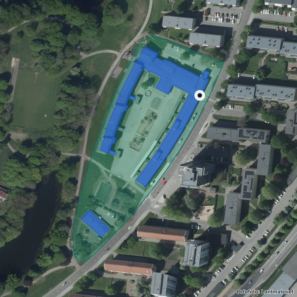 Flygbild över Käpplundaskolan, ortofoto från Lantmäteriet