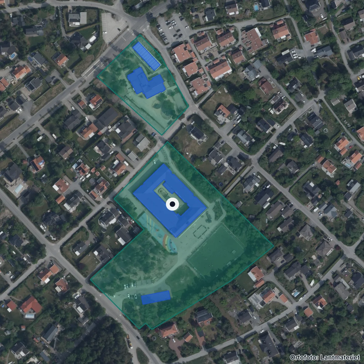 Flygbild över Måsöskolan, ortofoto från Lantmäteriet
