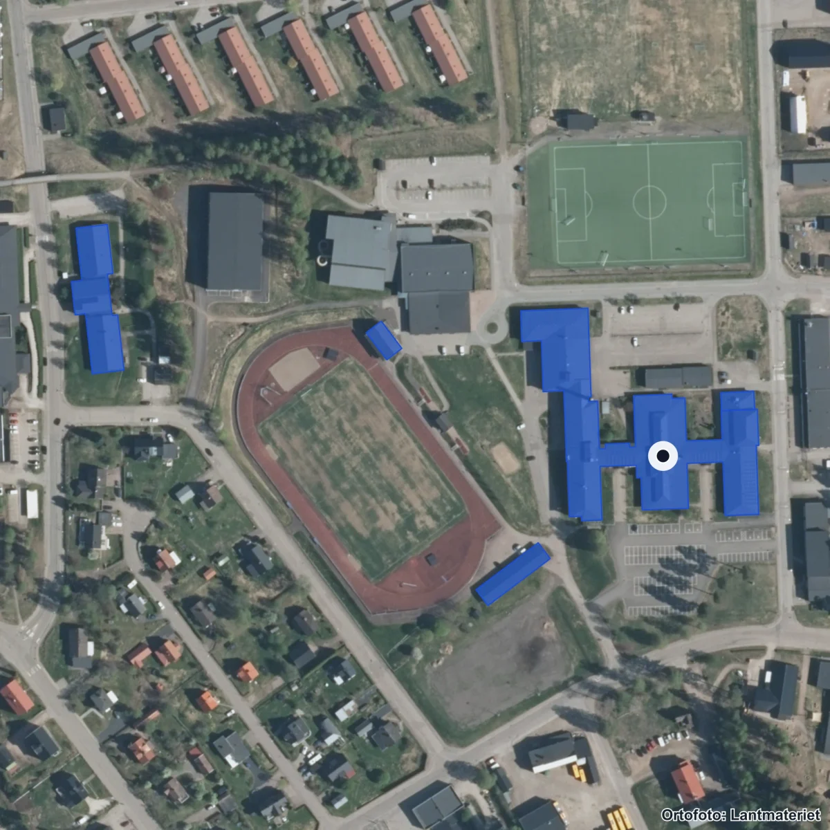 Flygbild över Stjerneskolan, ortofoto från Lantmäteriet