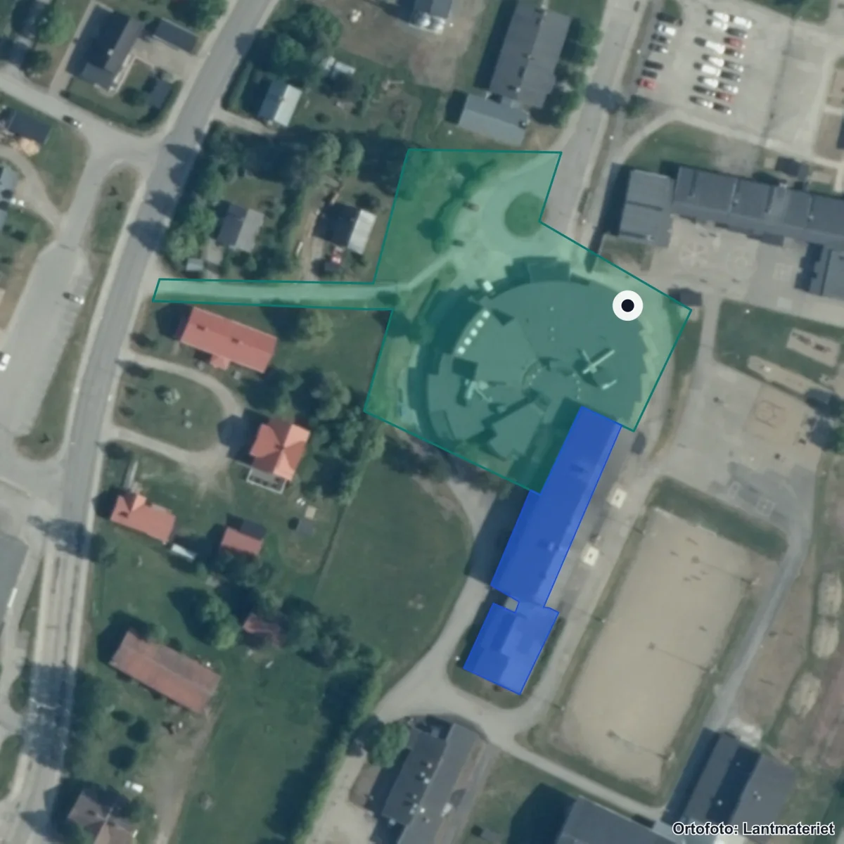 Flygbild över Gällö skola, ortofoto från Lantmäteriet
