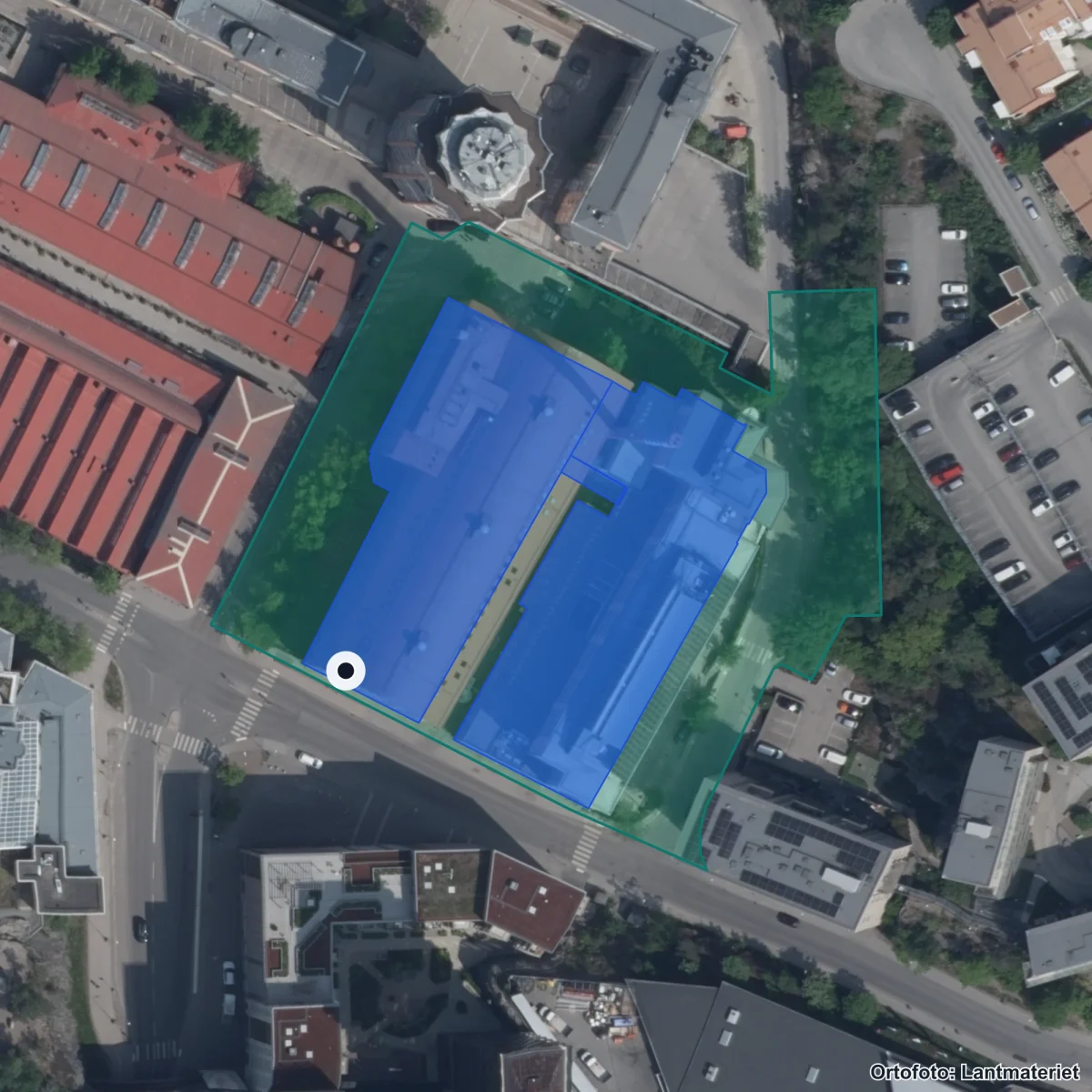Flygbild över Nacka Idrottsgymnasium, ortofoto från Lantmäteriet