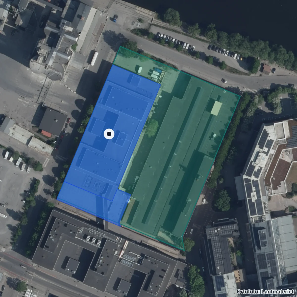 Flygbild över Stockholms Estetiska Gymnasium, ortofoto från Lantmäteriet