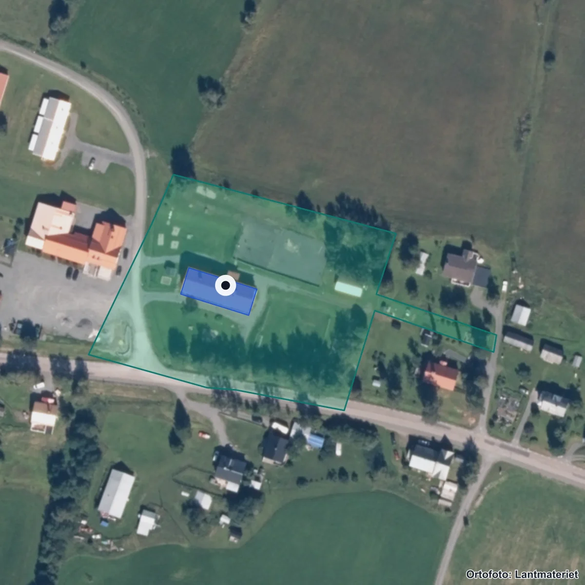 Flygbild över Hovs skola, ortofoto från Lantmäteriet
