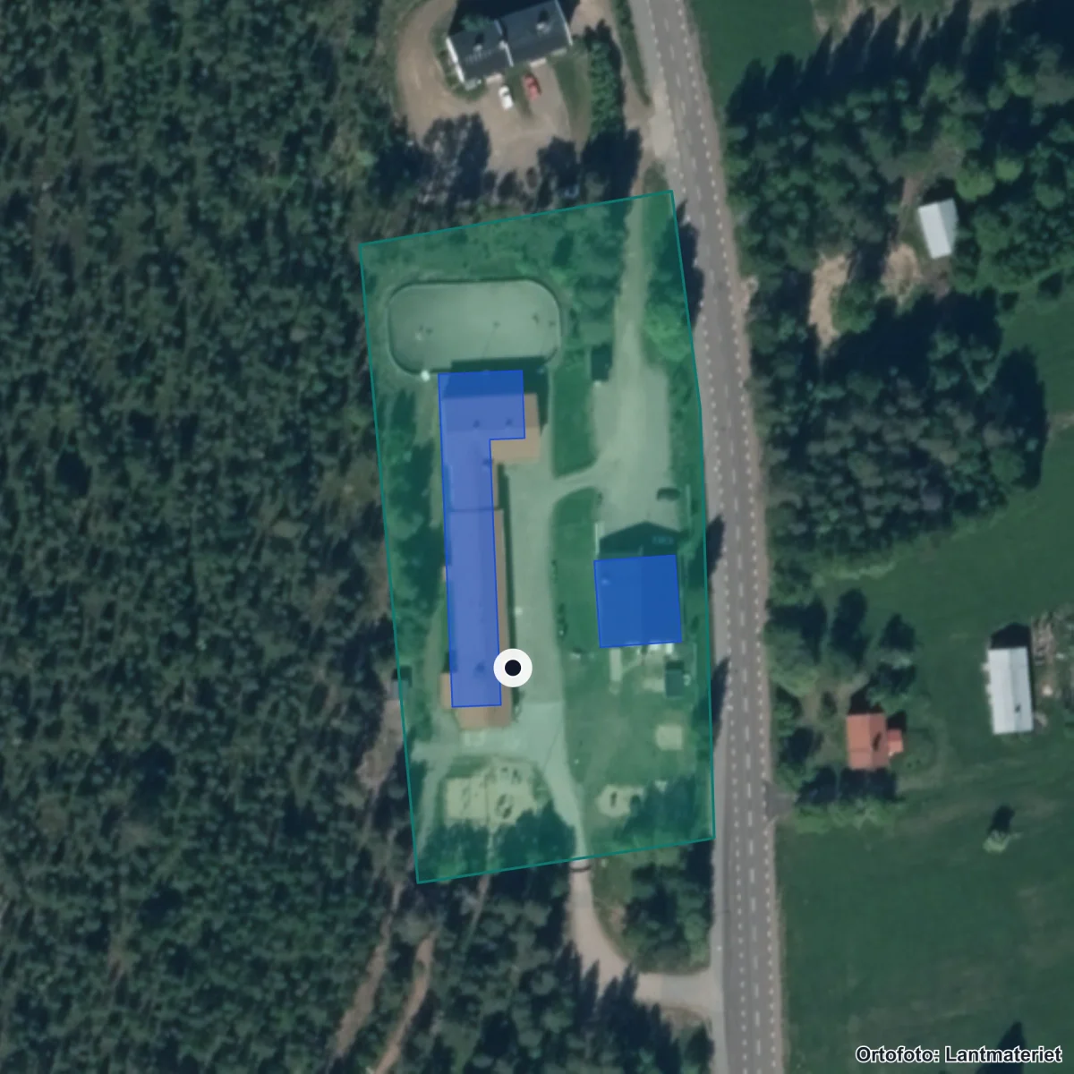 Flygbild över Sattajärvi skola, ortofoto från Lantmäteriet
