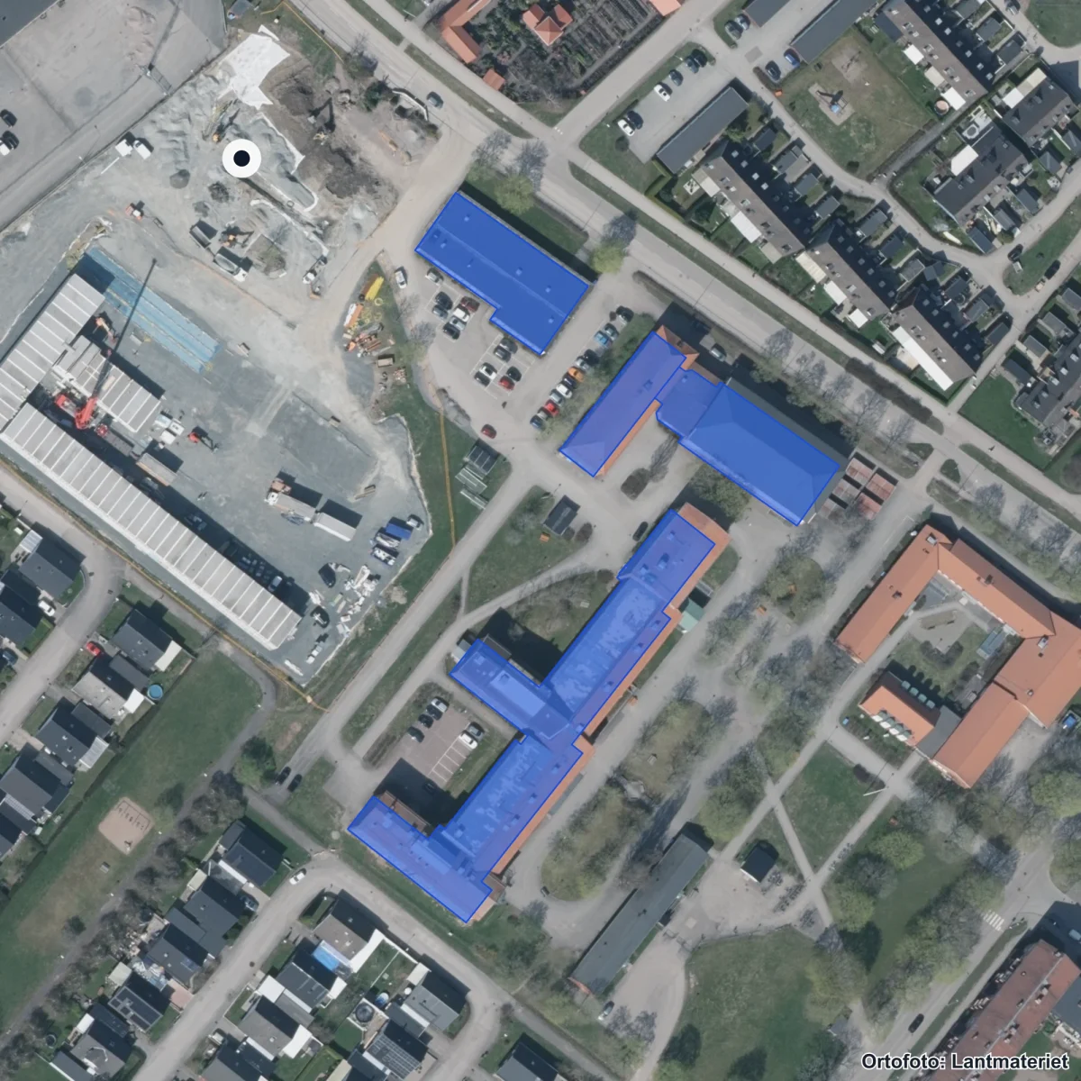 Flygbild över Nyckelbergsskolan, ortofoto från Lantmäteriet