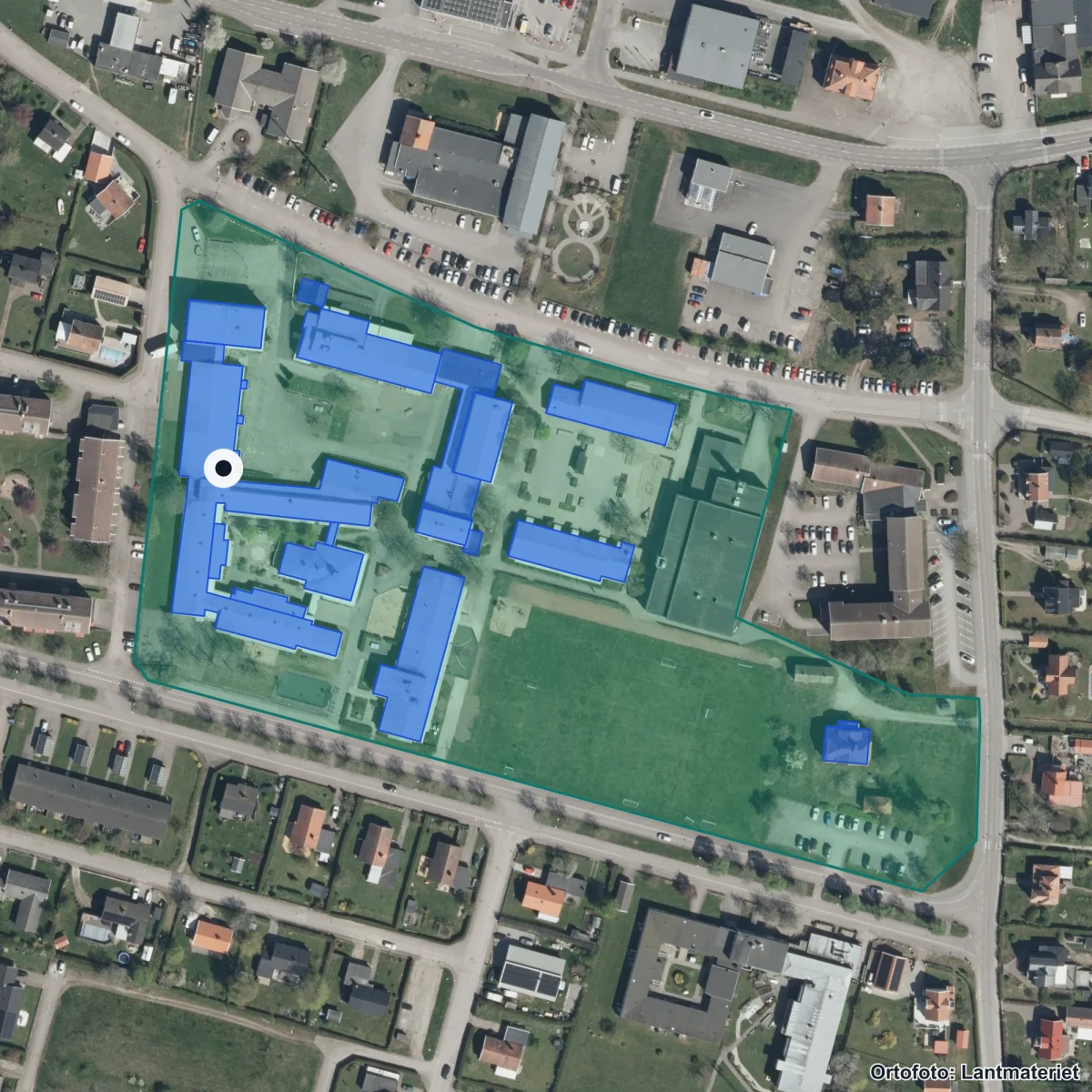 Flygbild över Skansenskolan, ortofoto från Lantmäteriet