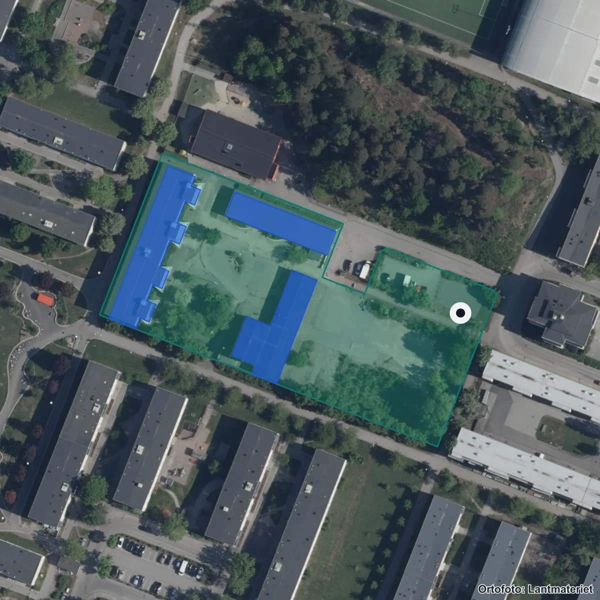 Flygbild över Komvux Rinkeby, ortofoto från Lantmäteriet