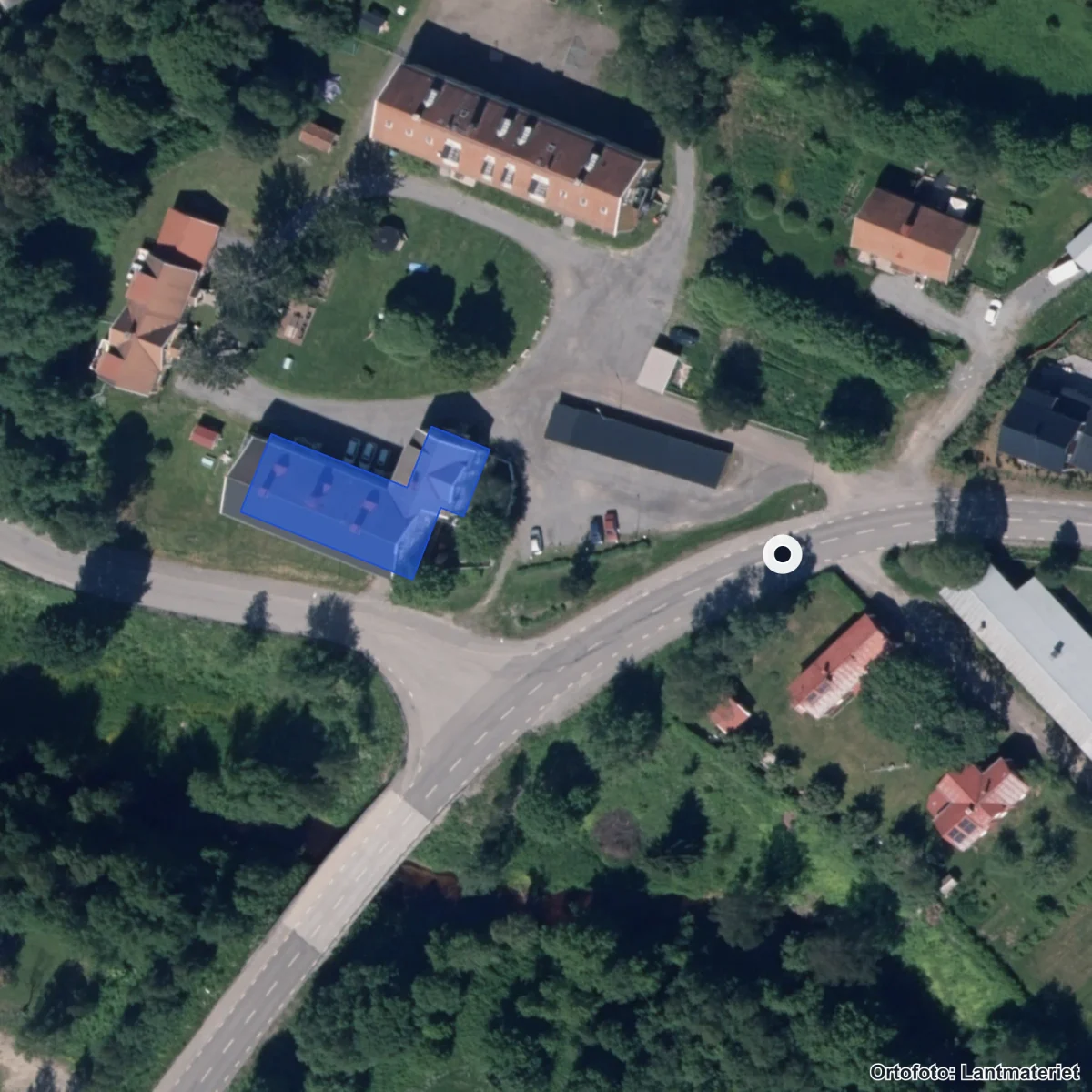 Flygbild över Flurkmarks skola, ortofoto från Lantmäteriet