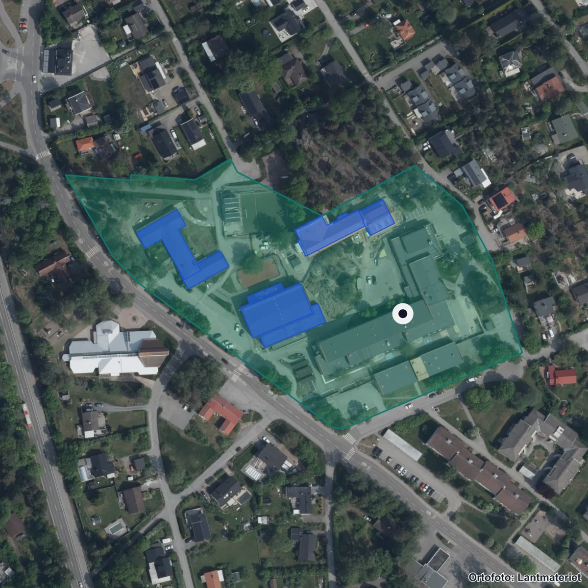 Flygbild över Kumla skola, ortofoto från Lantmäteriet